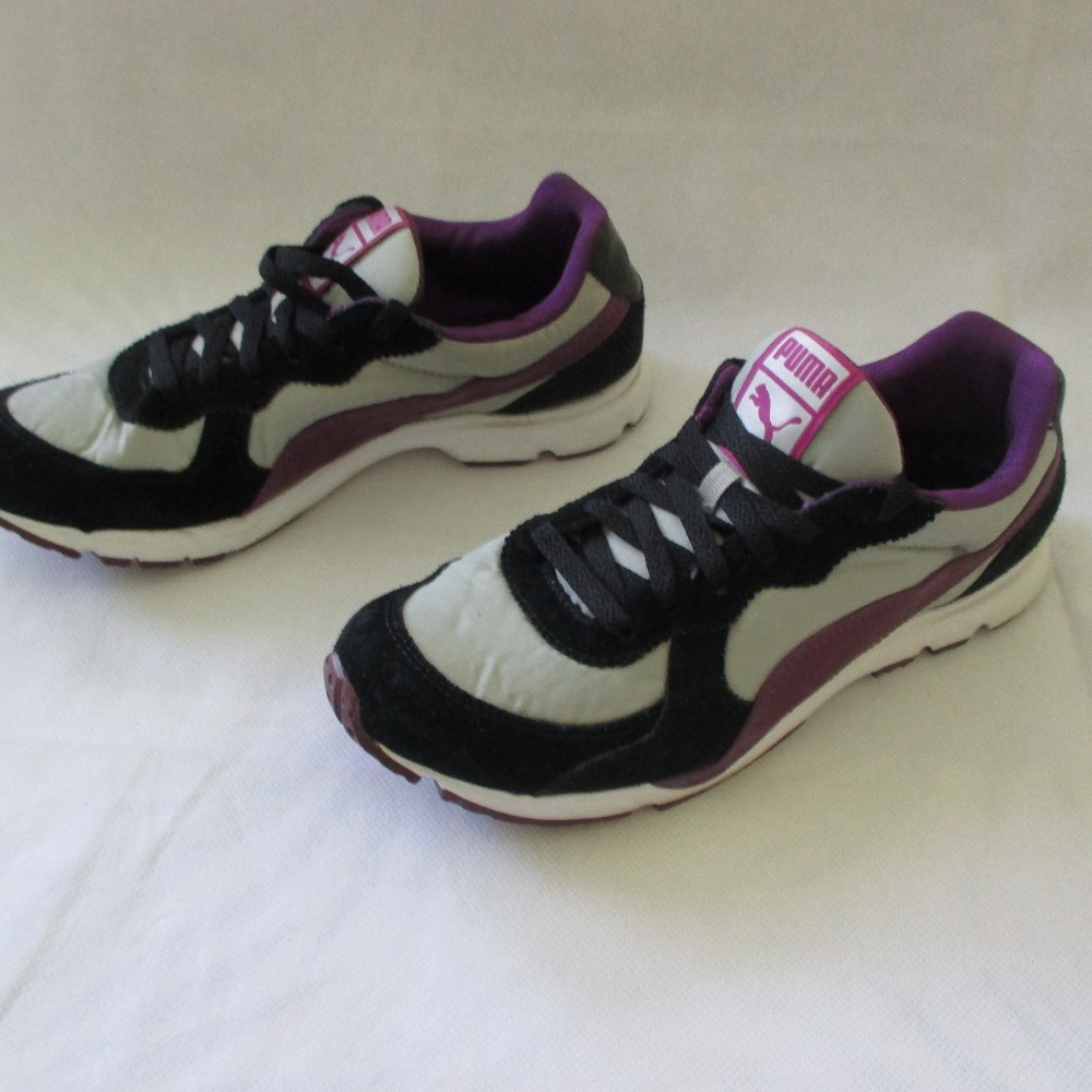 PUMA sneakers - sz  6.5 - Worn very little! - Excellent Condition!